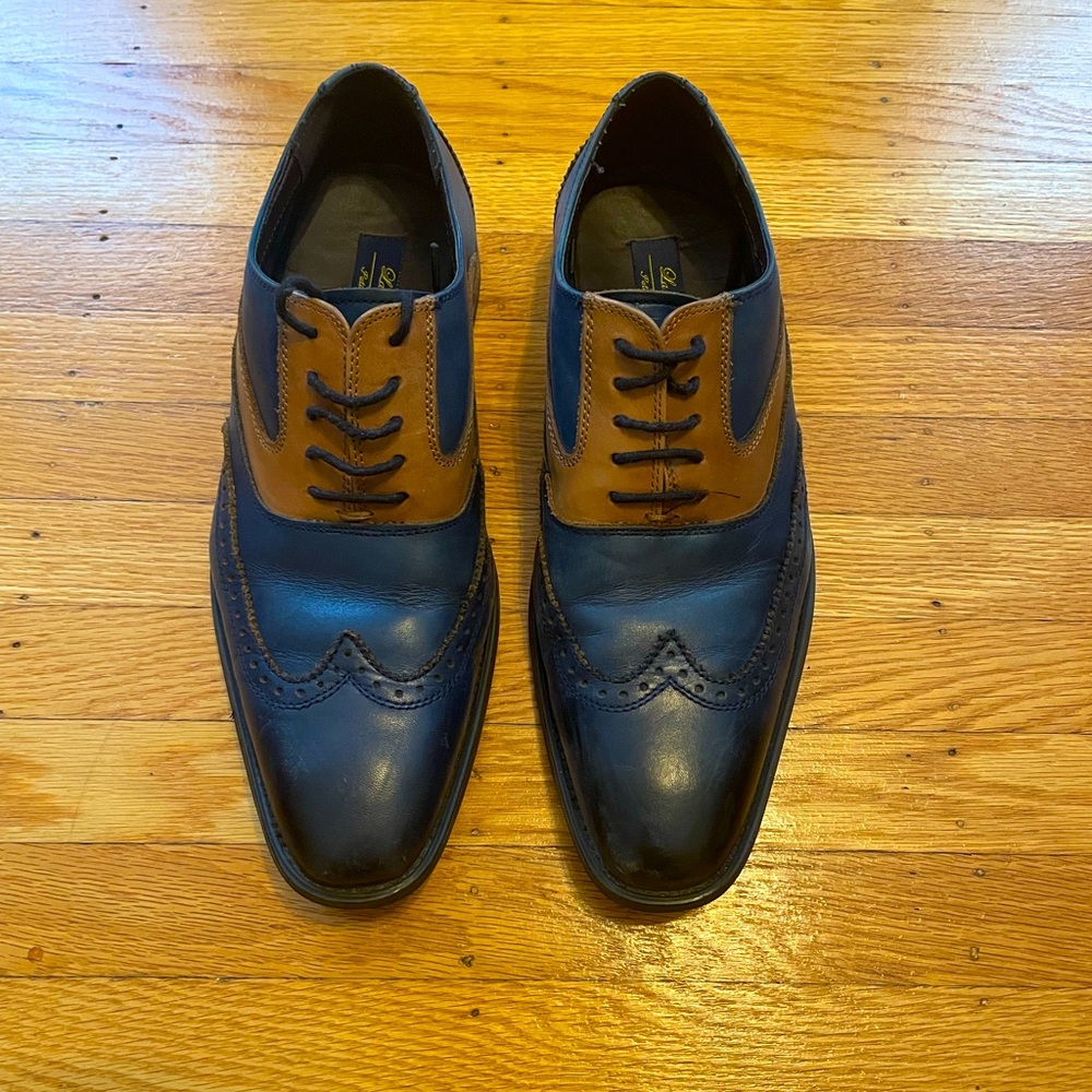 Two-toned Italian leather Oxford. Blue and tan. Size 9.